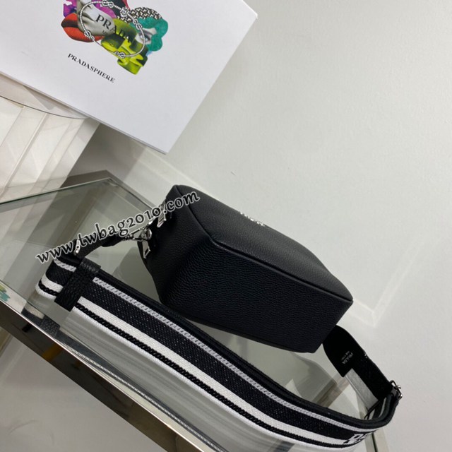 Prada專櫃新款雙肩帶鹿皮紋牛皮斜挎包 1BH082 普拉達頂級原單男士肩背包 csp1045
